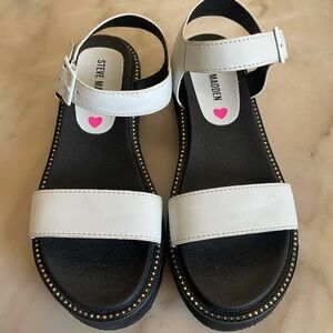 Steve Madden Dariaa Platform Sandal In White/Black 3